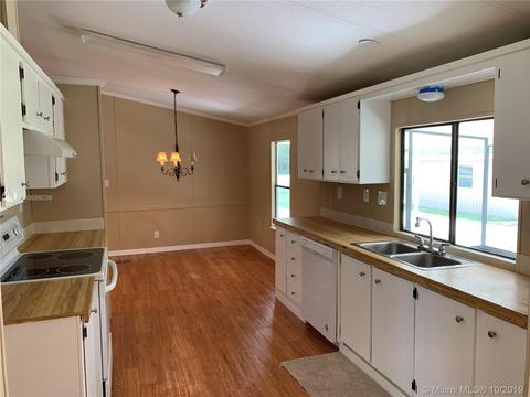2855 NE 103 Ave, Other, FL 34972 photo 2