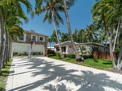 8727 Carlyle Ave, Surfside, FL 33154 photo 1