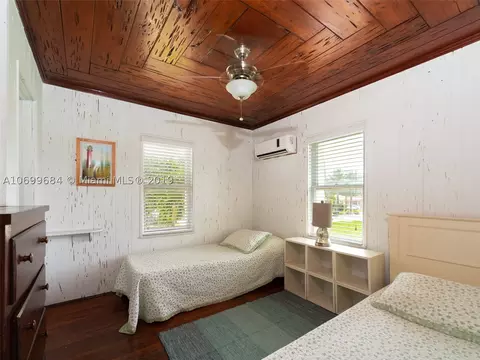 8727 Carlyle Ave, Surfside, FL 33154 photo 22