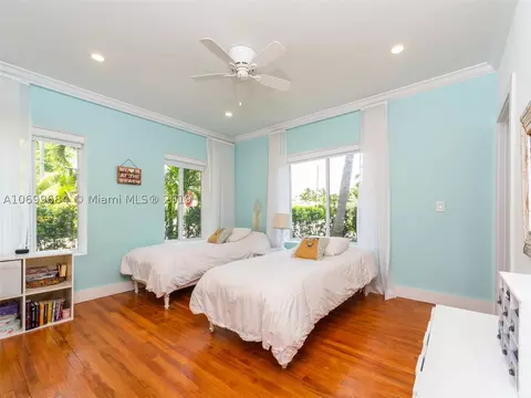 8727 Carlyle Ave, Surfside, FL 33154 photo 13
