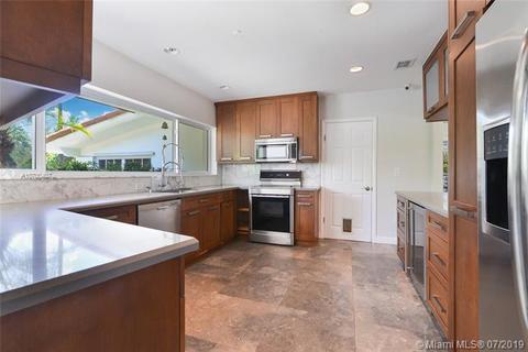 9217 Bay Dr, Surfside, FL 33154 photo 11