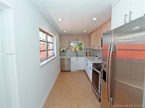 621 Hialeah Dr, Hialeah, FL 33010 photo 14