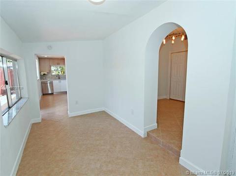 621 Hialeah Dr, Hialeah, FL 33010 photo 12