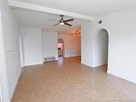 621 Hialeah Dr, Hialeah, FL 33010 photo 7