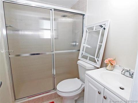 621 Hialeah Dr, Hialeah, FL 33010 photo 19