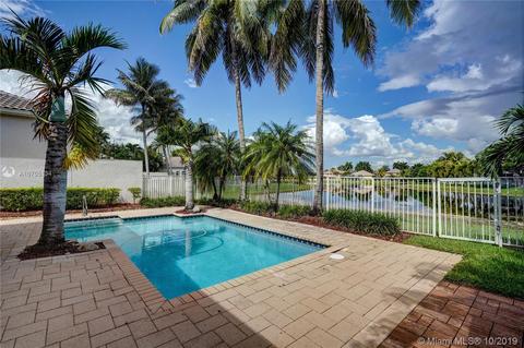 2561 Bay Pointe Dr, Weston, FL 33327 photo 12