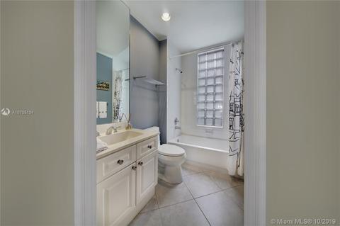 2561 Bay Pointe Dr, Weston, FL 33327 photo 10