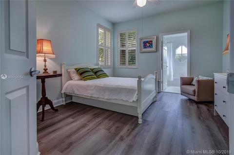 2561 Bay Pointe Dr, Weston, FL 33327 photo 8
