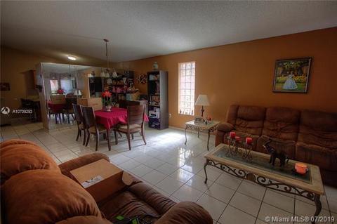 2659 W 68th Pl, Hialeah, FL 33016 photo 7