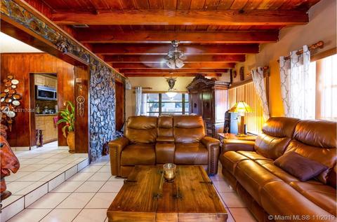 50 E 63rd St, Hialeah, FL 33013 photo 1