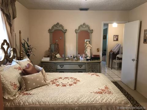 4512 E 8th Ln, Hialeah, FL 33013 photo 9