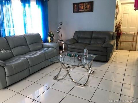 334 E 47th St, Hialeah, FL 33013 photo 3