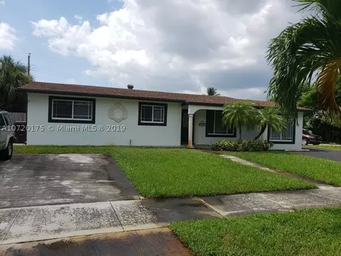 1298 W 80 St, Hialeah, FL 33014 photo 4