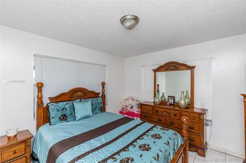 998 E 29th St, Hialeah, FL 33013 photo 24