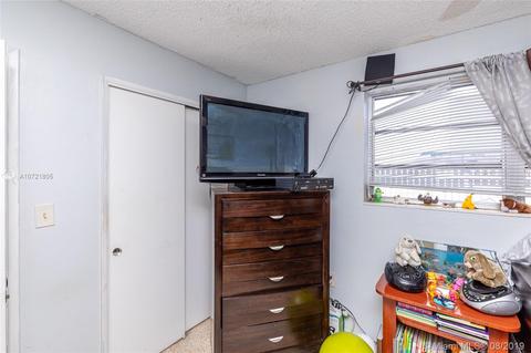 998 E 29th St, Hialeah, FL 33013 photo 11