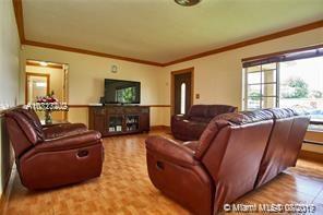 421 E 64th St, Hialeah, FL 33013 photo 4