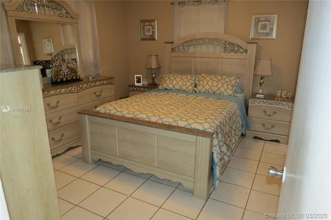 955 W 31st St, Hialeah, FL 33012 photo 9