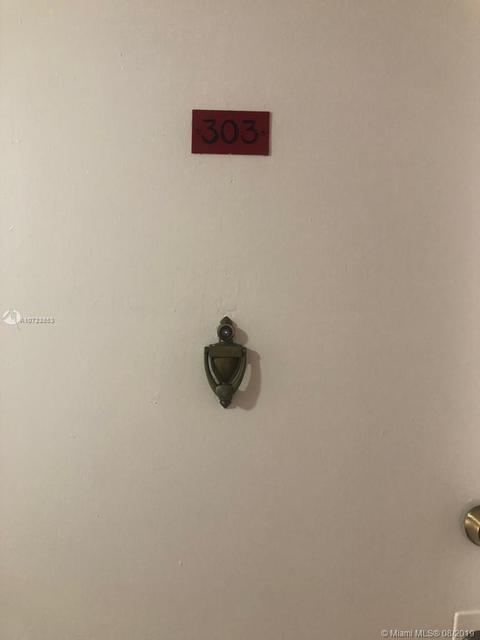 1305 W 53rd St #303, Hialeah, FL 33012 photo 3