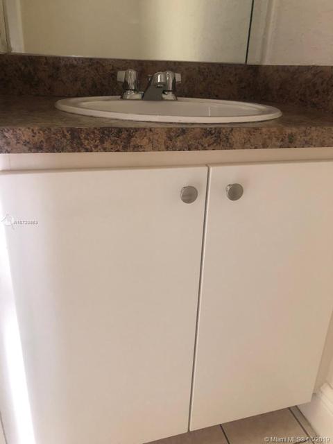 1305 W 53rd St #303, Hialeah, FL 33012 photo 4