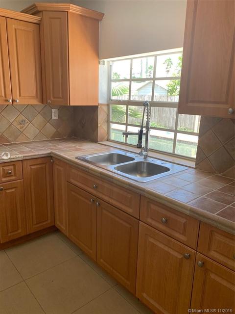 6750 W 11 Ct, Hialeah, FL 33012 photo 11