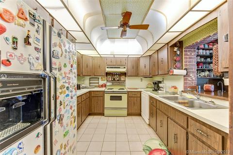 690 W 74th Pl, Hialeah, FL 33014 photo 7