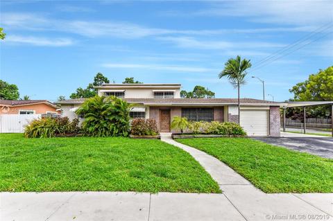 690 W 74th Pl, Hialeah, FL 33014 photo 2