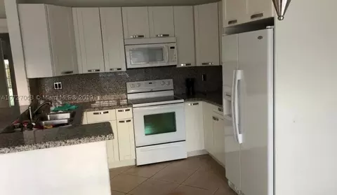11113 E Model Cir E, Boca Raton, FL 33428 photo 3