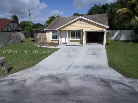 11113 E Model Cir E, Boca Raton, FL 33428 photo 2
