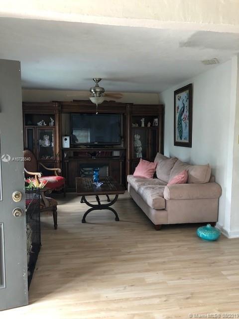 102 E 47th St, Hialeah, FL 33013 photo 2