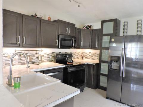 102 E 47th St, Hialeah, FL 33013 photo 4
