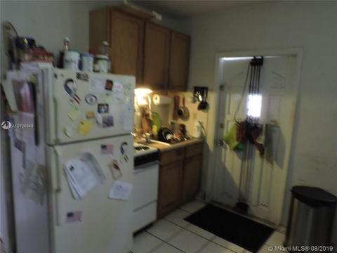 102 E 47th St, Hialeah, FL 33013 photo 17