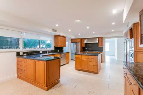 1221 Biscaya Dr, Surfside, FL 33154 photo 4