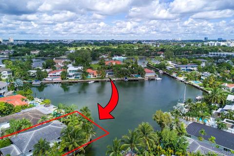 1221 Biscaya Dr, Surfside, FL 33154 photo 20