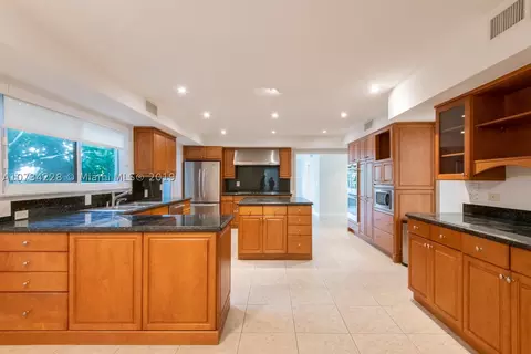 1221 Biscaya Dr, Surfside, FL 33154 photo 3
