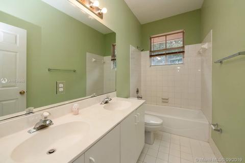 16004 NW 82nd Ct, Miami Lakes, FL 33016 photo 17