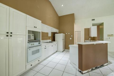 16004 NW 82nd Ct, Miami Lakes, FL 33016 photo 9