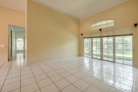 16004 NW 82nd Ct, Miami Lakes, FL 33016 photo 4