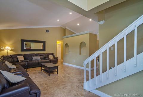 8220 NW 154th Ter, Miami Lakes, FL 33016 photo 2