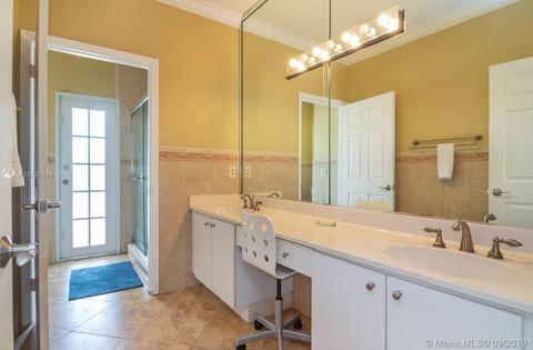 8220 NW 154th Ter, Miami Lakes, FL 33016 photo 15