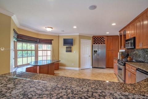 8220 NW 154th Ter, Miami Lakes, FL 33016 photo 17