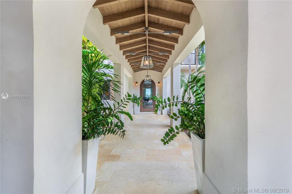  5980 N Bay Rd, Miami Beach, FL 33140 photo 4