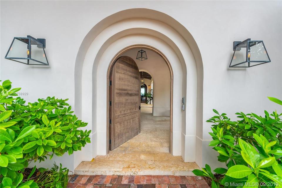  5980 N Bay Rd, Miami Beach, FL 33140 photo 3