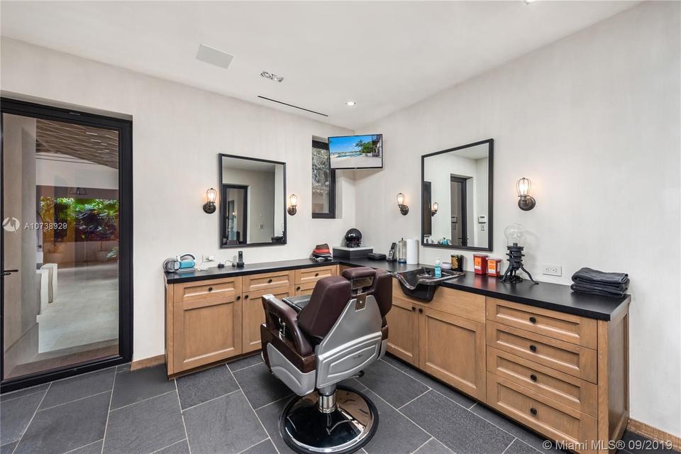  5980 N Bay Rd, Miami Beach, FL 33140 photo 13