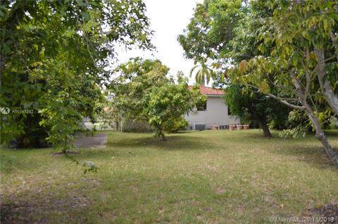 301 Circle Dr, Hialeah, FL 33010 photo 11
