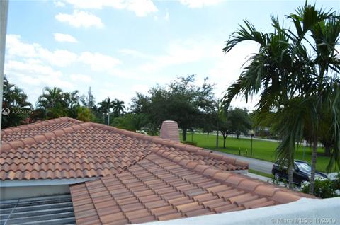 301 Circle Dr, Hialeah, FL 33010 photo 15
