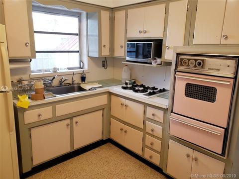 4140 E 9th Ct, Hialeah, FL 33013 photo 5