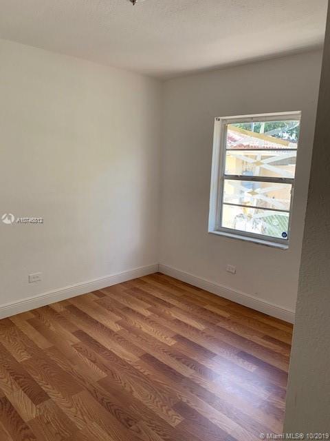 682 E 32nd St, Hialeah, FL 33013 photo 8