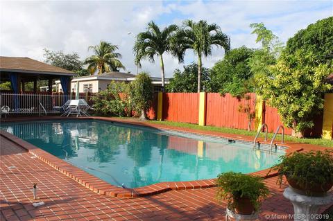 649 E 31st St, Hialeah, FL 33013 photo 1