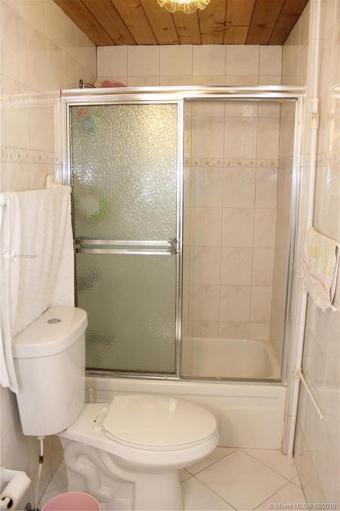 649 E 31st St, Hialeah, FL 33013 photo 14