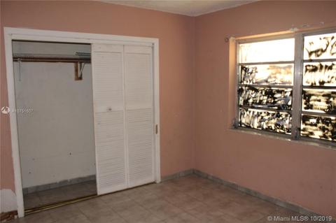 4929 E 8th Ct, Hialeah, FL 33013 photo 4